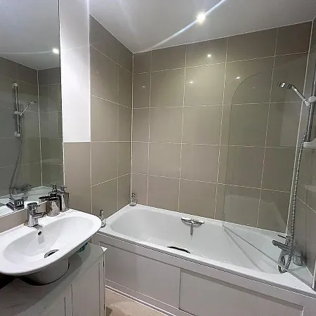 Charming 2-bedroom In Vibrant Southville Apartment Bristol