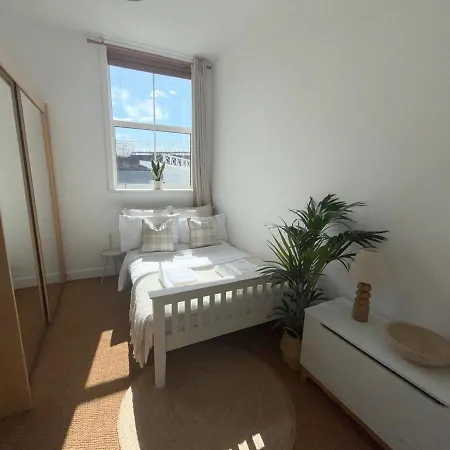 Apartment Charming 2-bedroom In Vibrant Southville Bristol